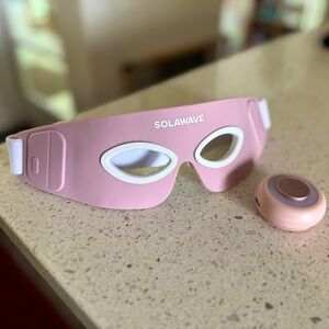 Solawave Bundle: Eye Recovery Pro and Radiant Renewal Mini